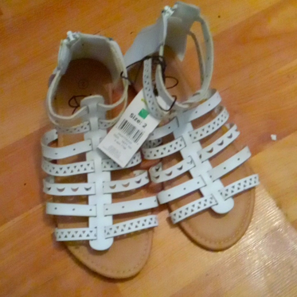 Girls sandals 👡